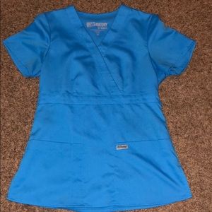 women’s greys anatomy scrub top xs